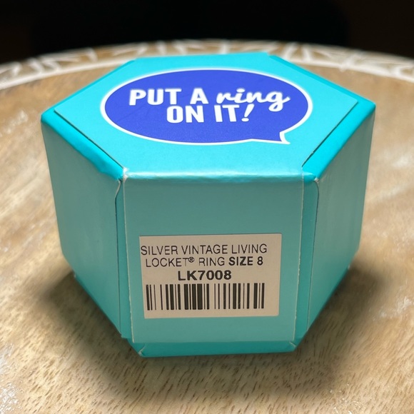 Origami Owl Silver Vintage Living Locket Ring - Size 8 - Picture 14 of 14